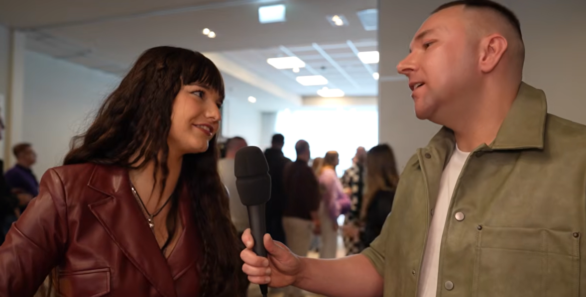 ESSYLA blikt terug op eerste live optreden: ‘Negatieve commentaren waren too much to handle’